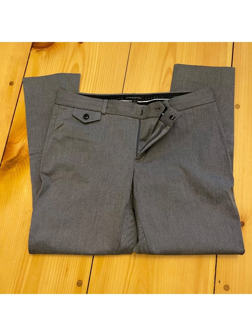 Banana Republic Sloan Fit Gray Dress Pants Womens Size 8 With Button Accents